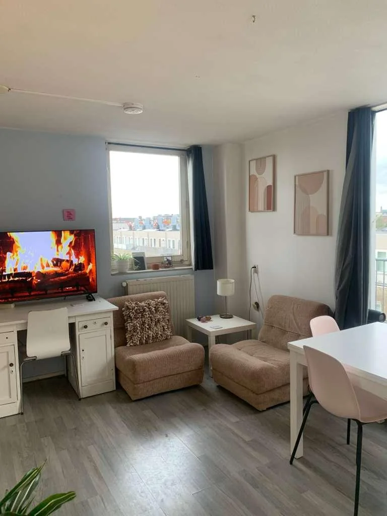 geblurde versie van de foto als achtergrond