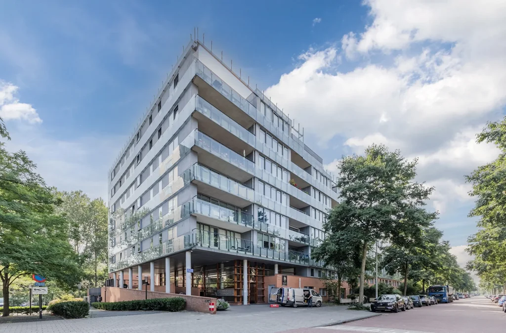 geblurde versie van de foto als achtergrond