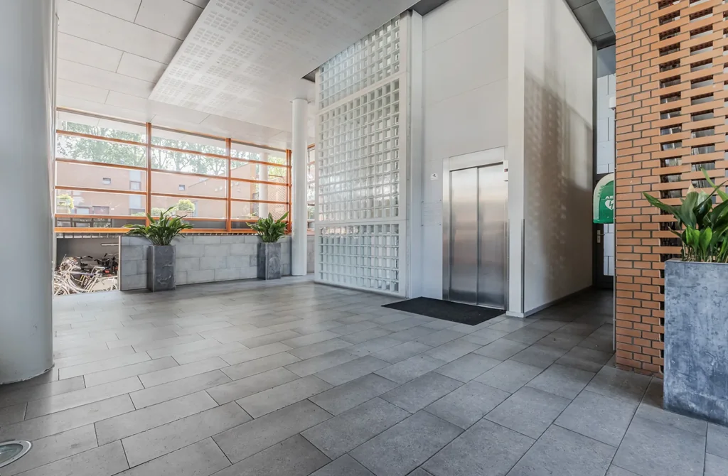 geblurde versie van de foto als achtergrond