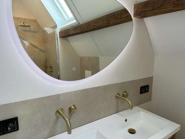 geblurde versie van de foto als achtergrond