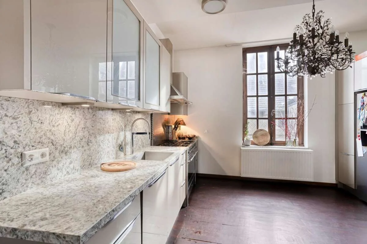 geblurde versie van de foto als achtergrond