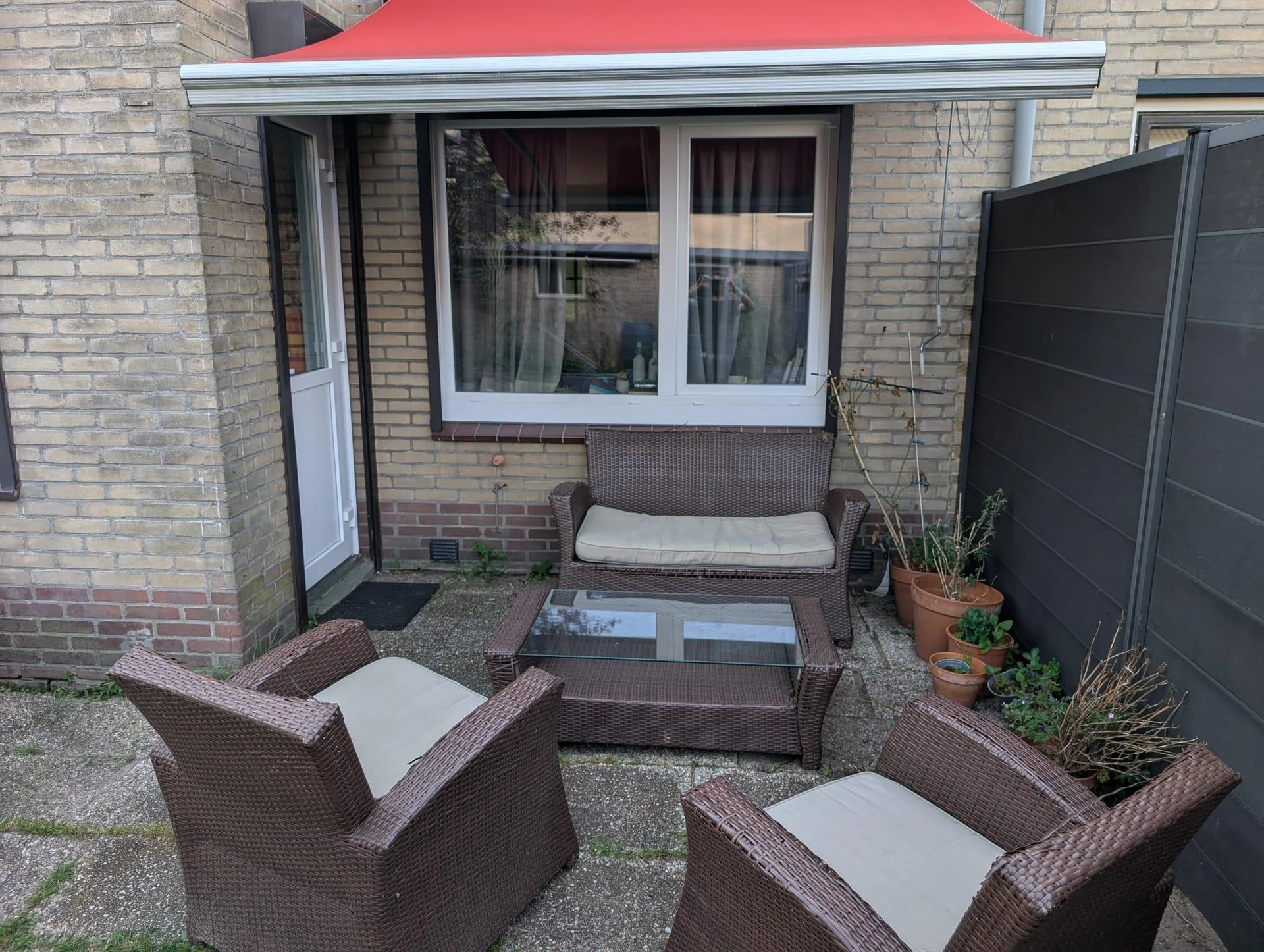 geblurde versie van de foto als achtergrond