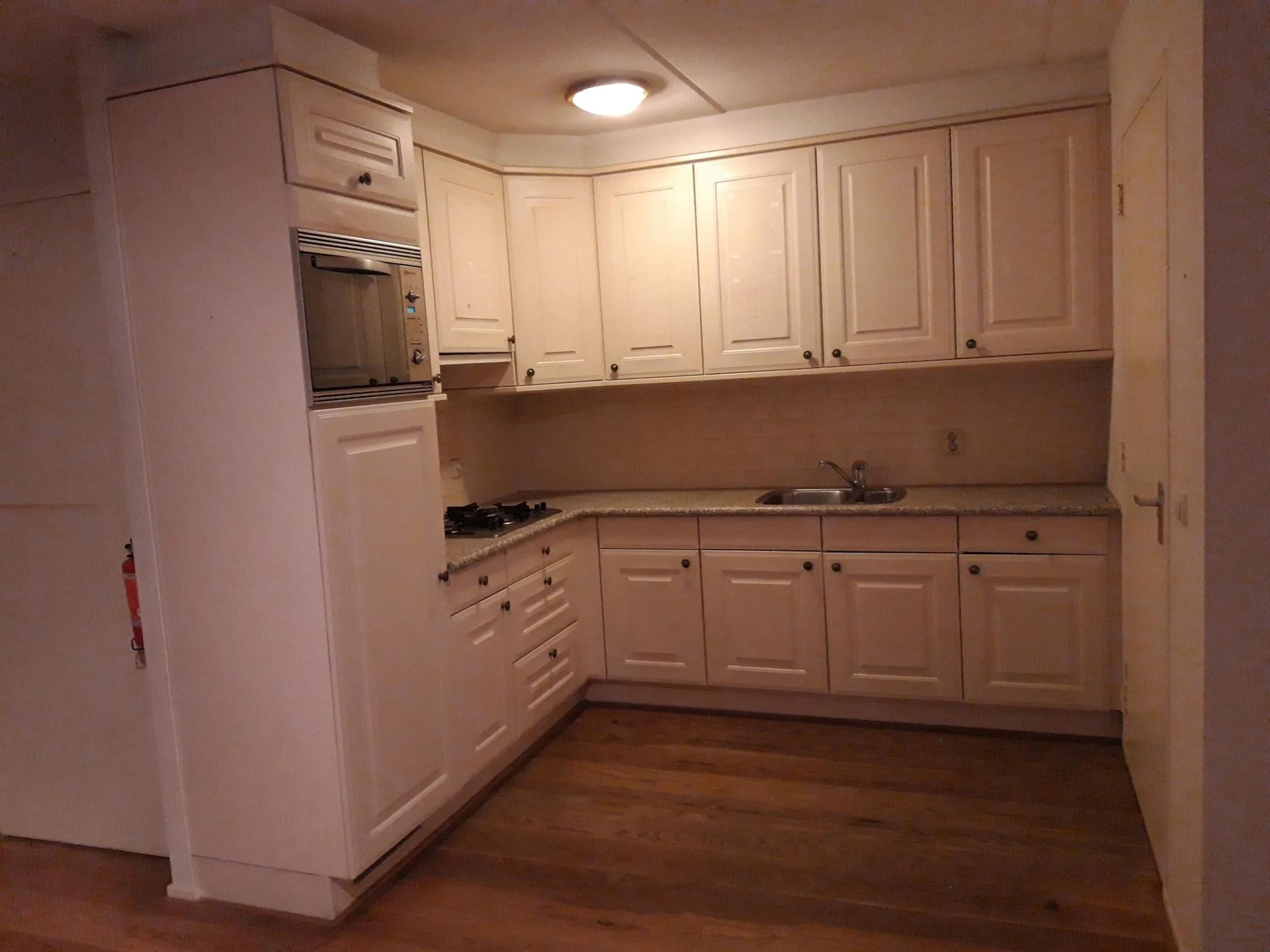 geblurde versie van de foto als achtergrond