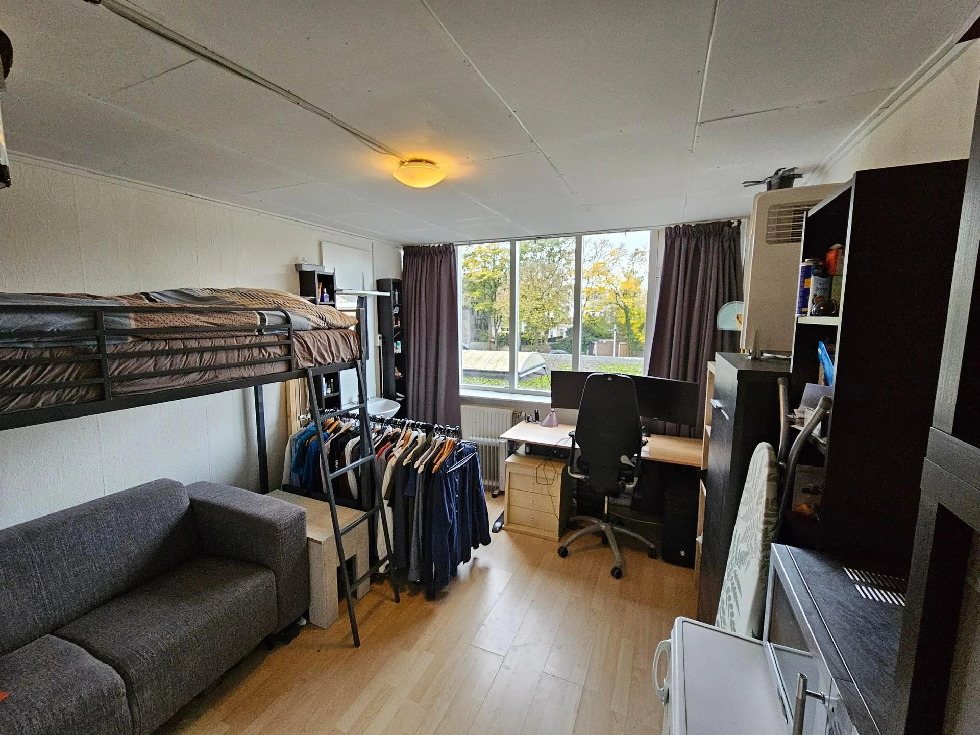 geblurde versie van de foto als achtergrond