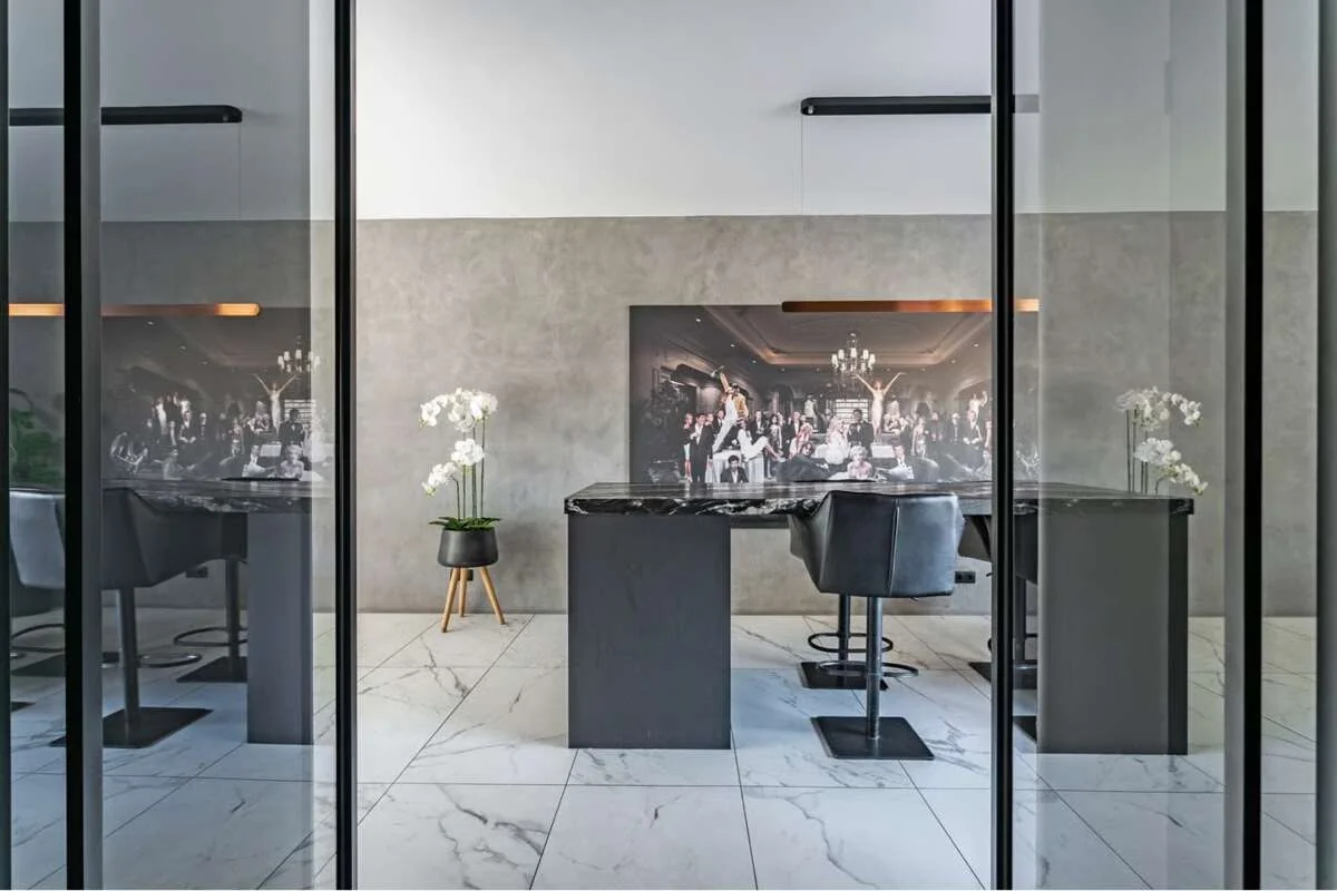 geblurde versie van de foto als achtergrond