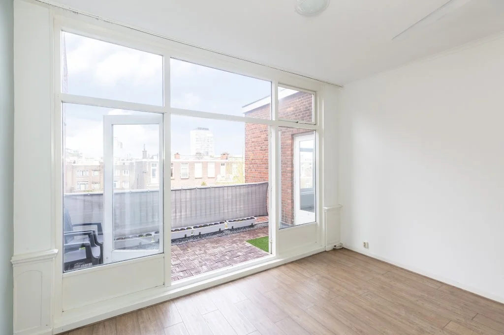 geblurde versie van de foto als achtergrond