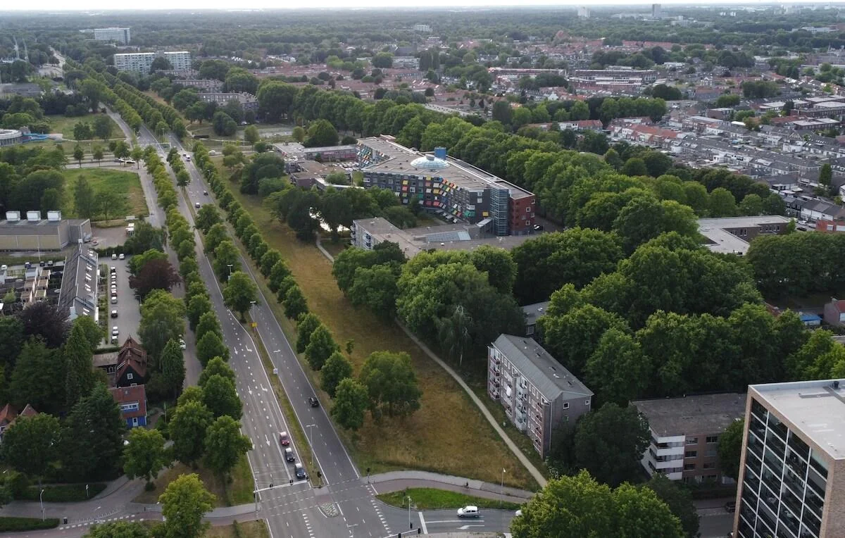 geblurde versie van de foto als achtergrond