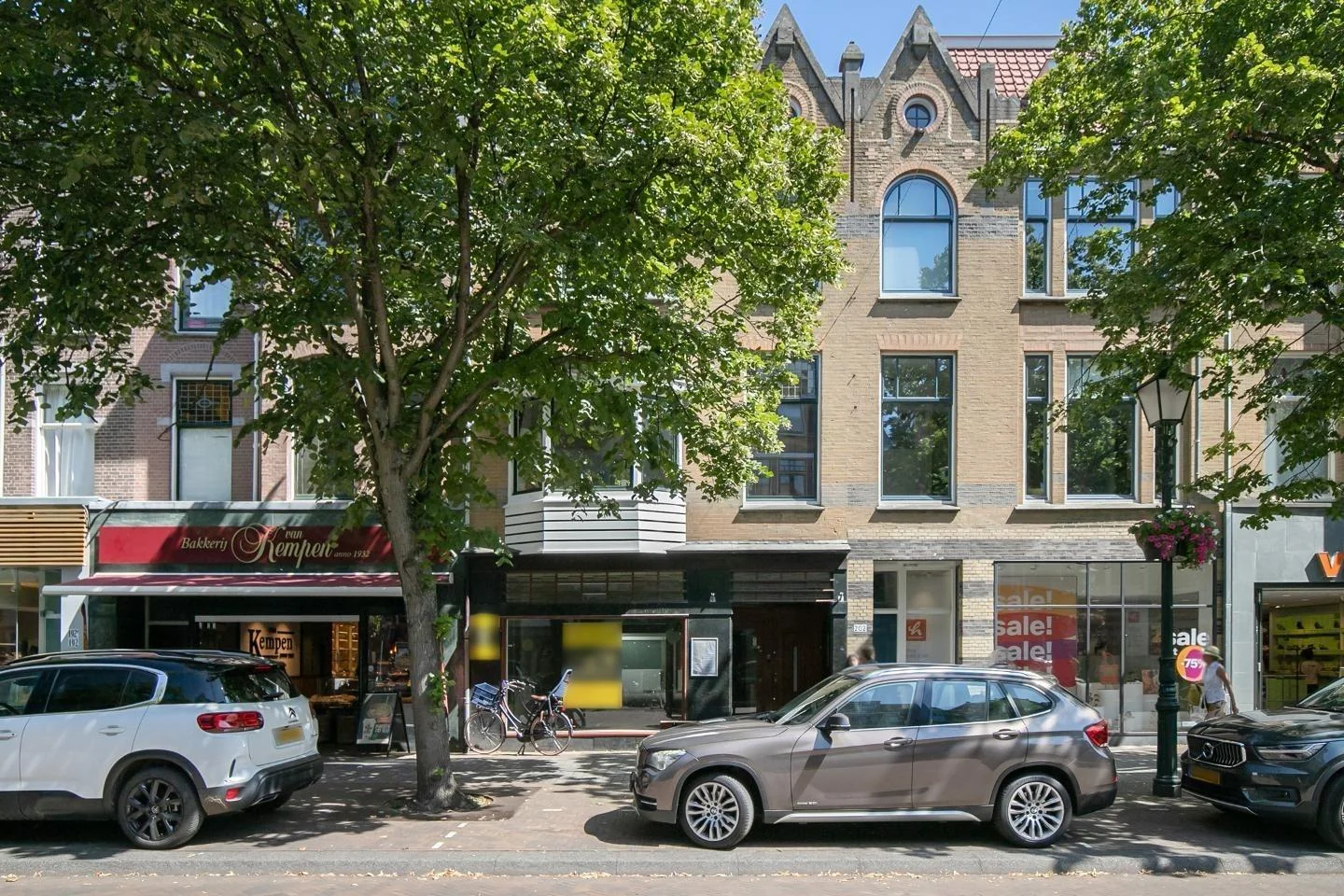 geblurde versie van de foto als achtergrond