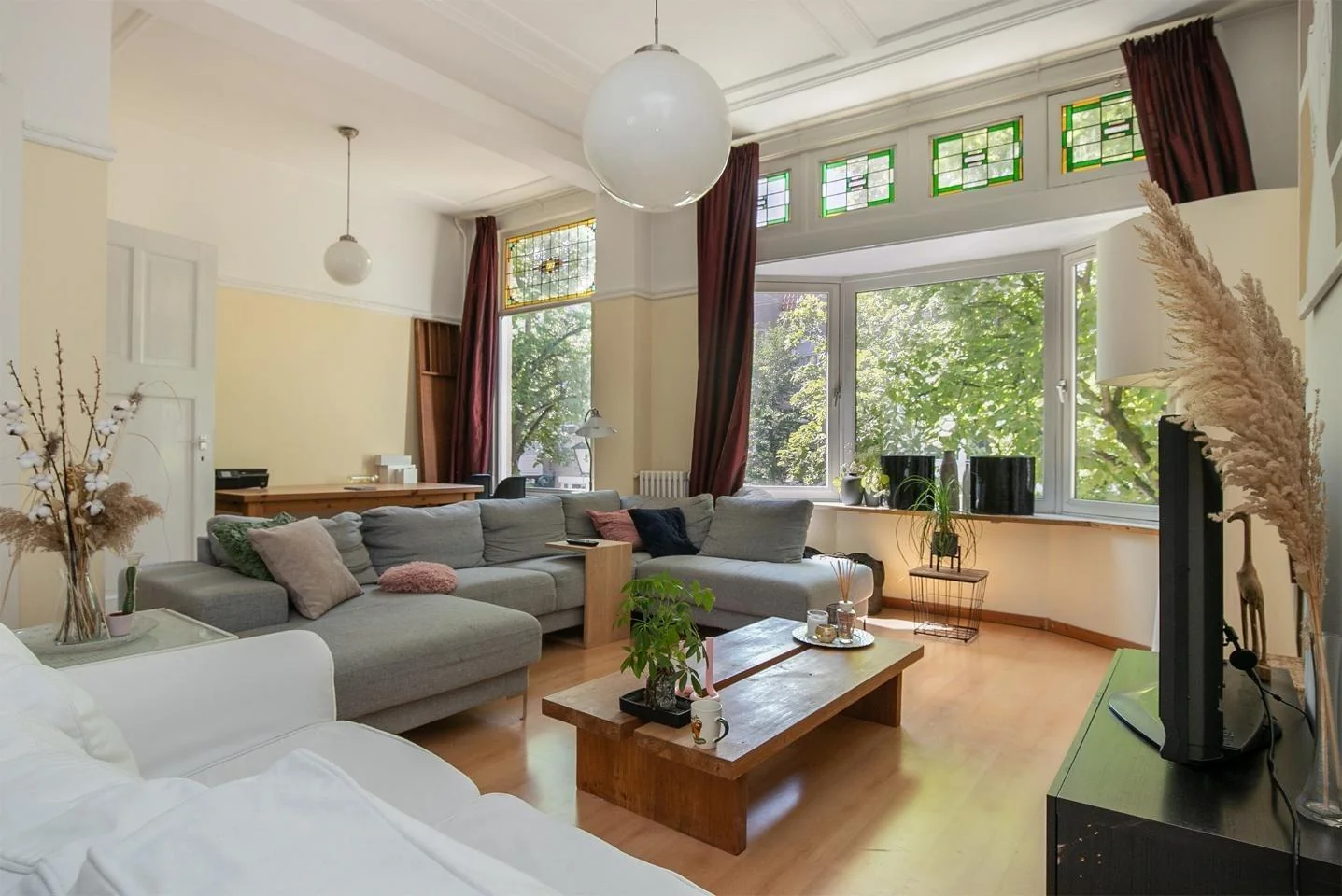 geblurde versie van de foto als achtergrond