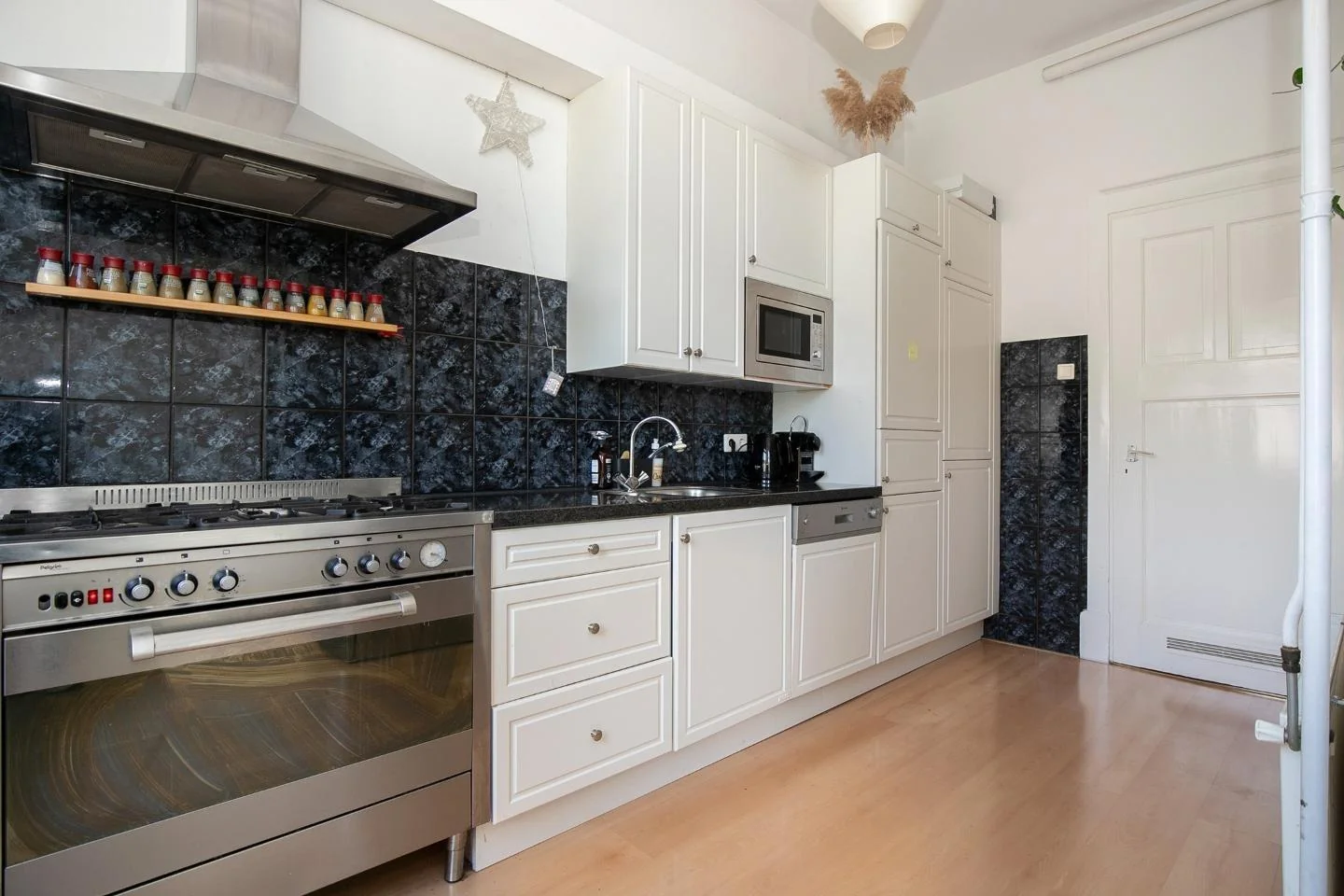 geblurde versie van de foto als achtergrond