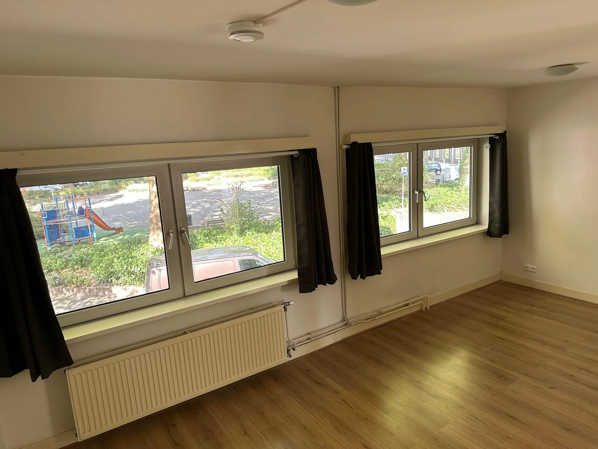 geblurde versie van de foto als achtergrond