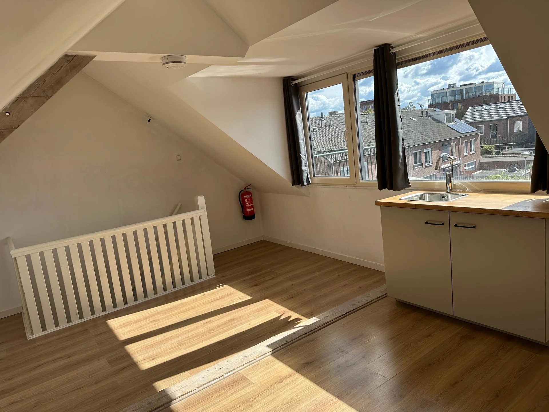 geblurde versie van de foto als achtergrond