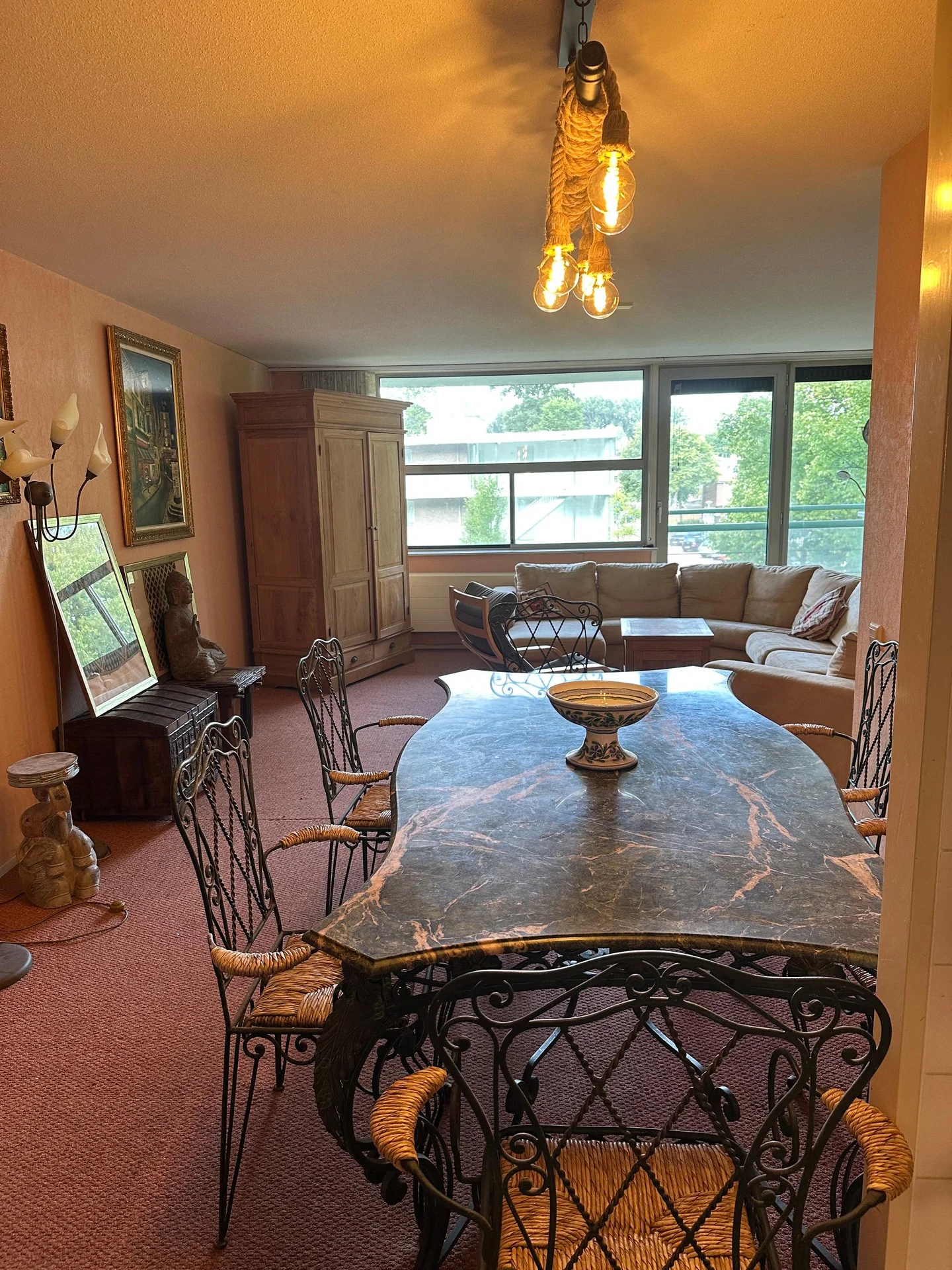 geblurde versie van de foto als achtergrond