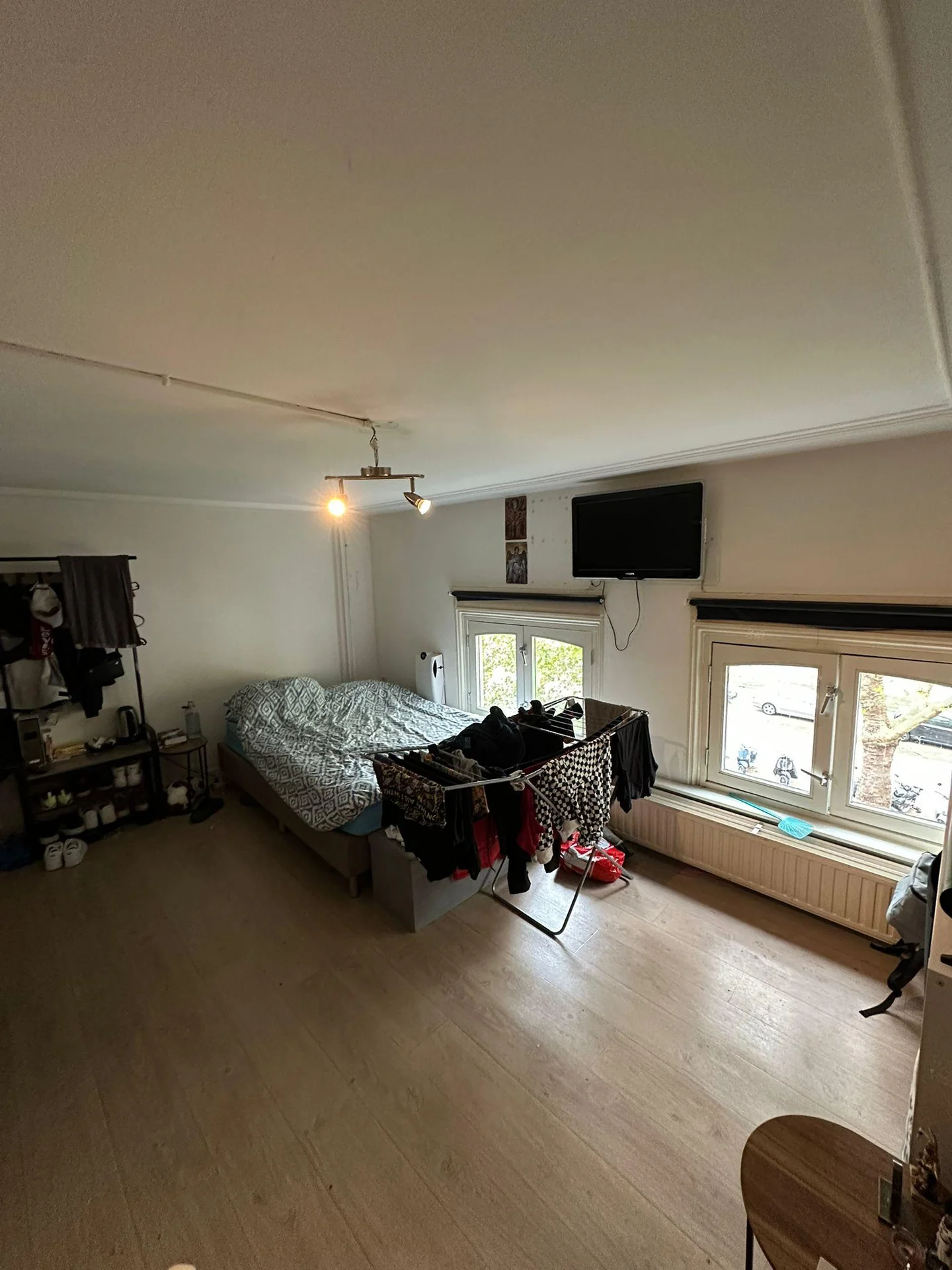 geblurde versie van de foto als achtergrond