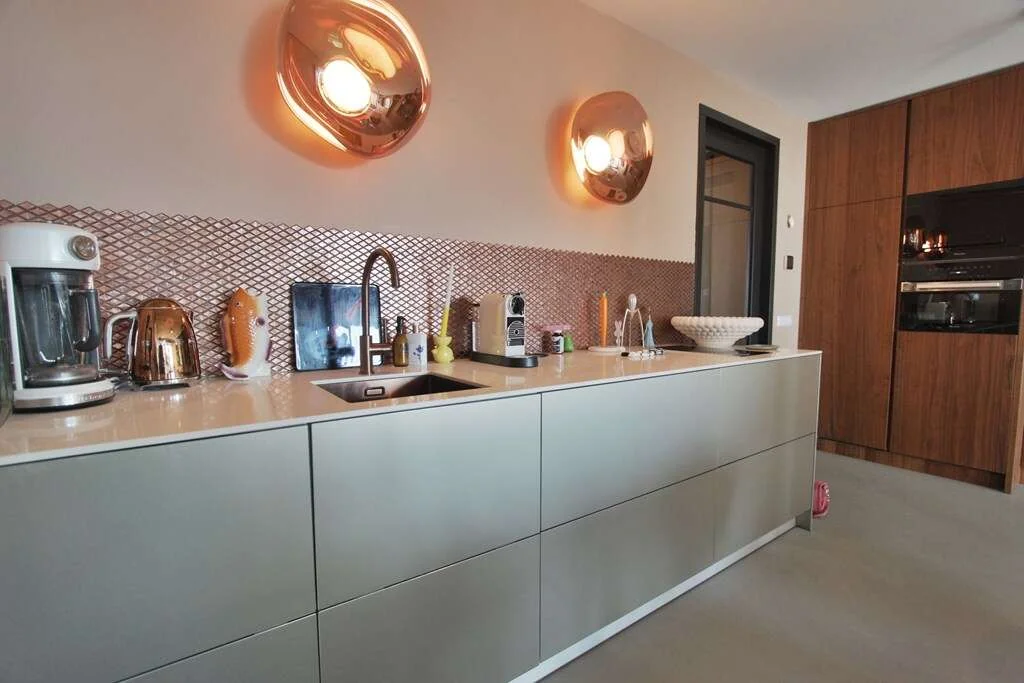 geblurde versie van de foto als achtergrond