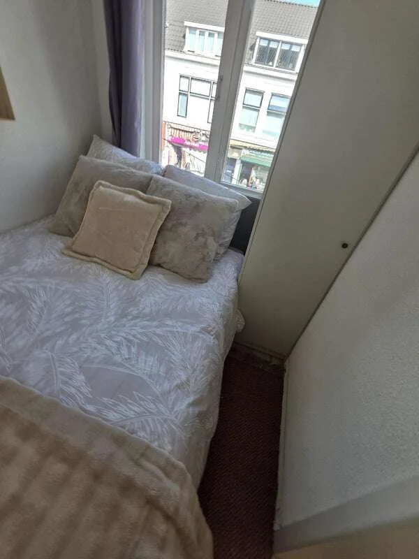 geblurde versie van de foto als achtergrond