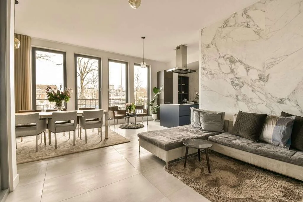 geblurde versie van de foto als achtergrond