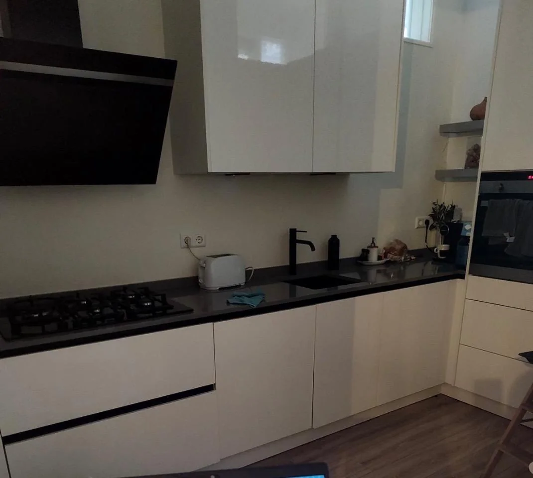 geblurde versie van de foto als achtergrond