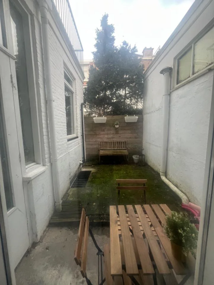 geblurde versie van de foto als achtergrond