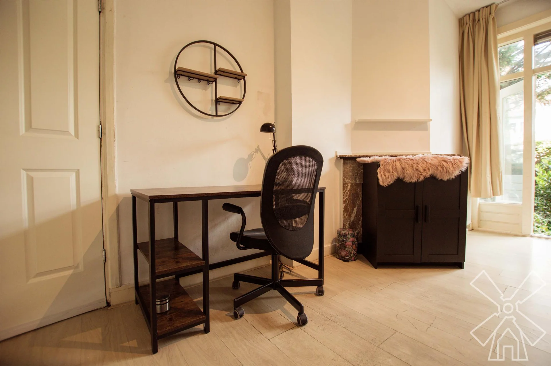 geblurde versie van de foto als achtergrond