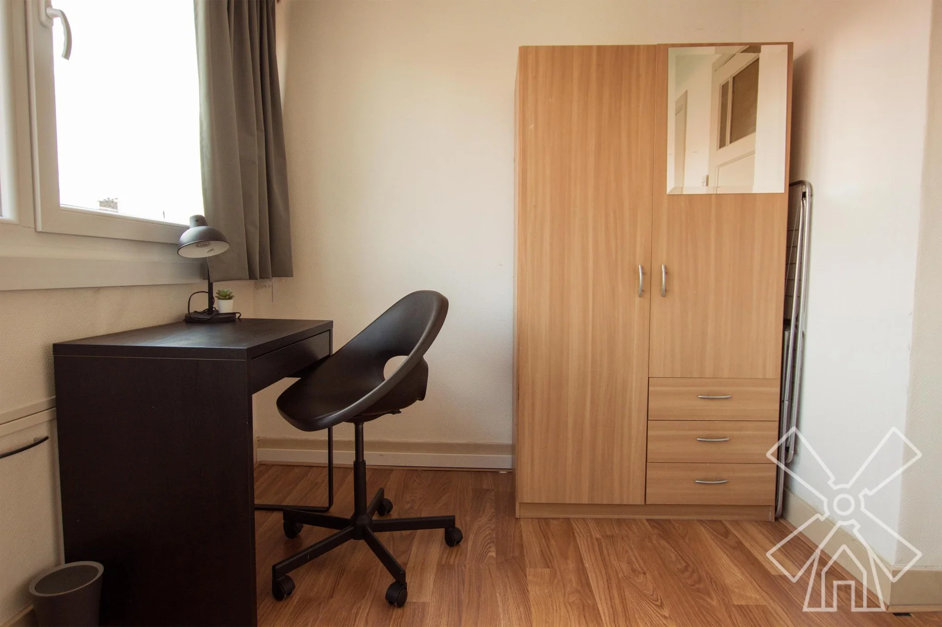 geblurde versie van de foto als achtergrond