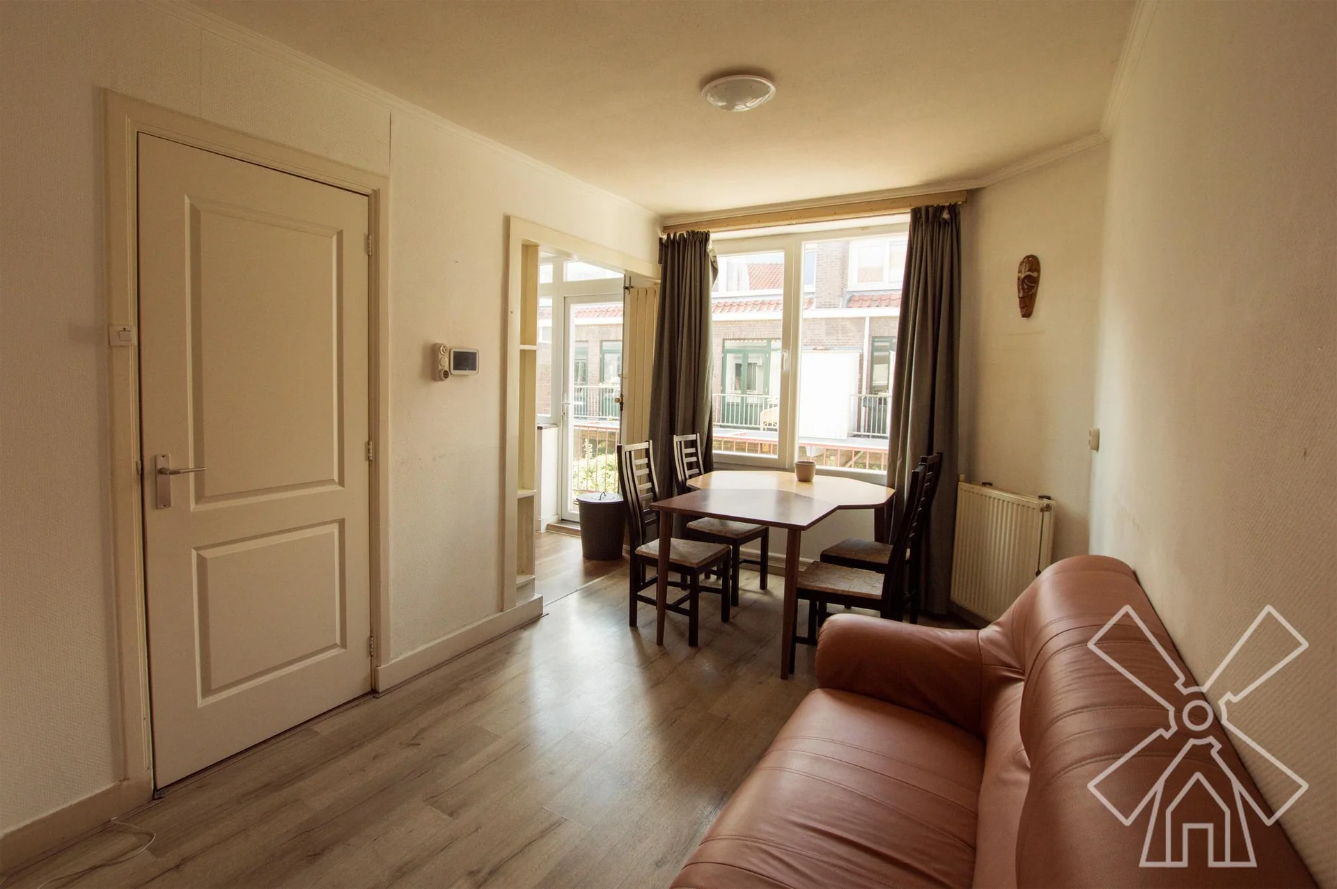 geblurde versie van de foto als achtergrond