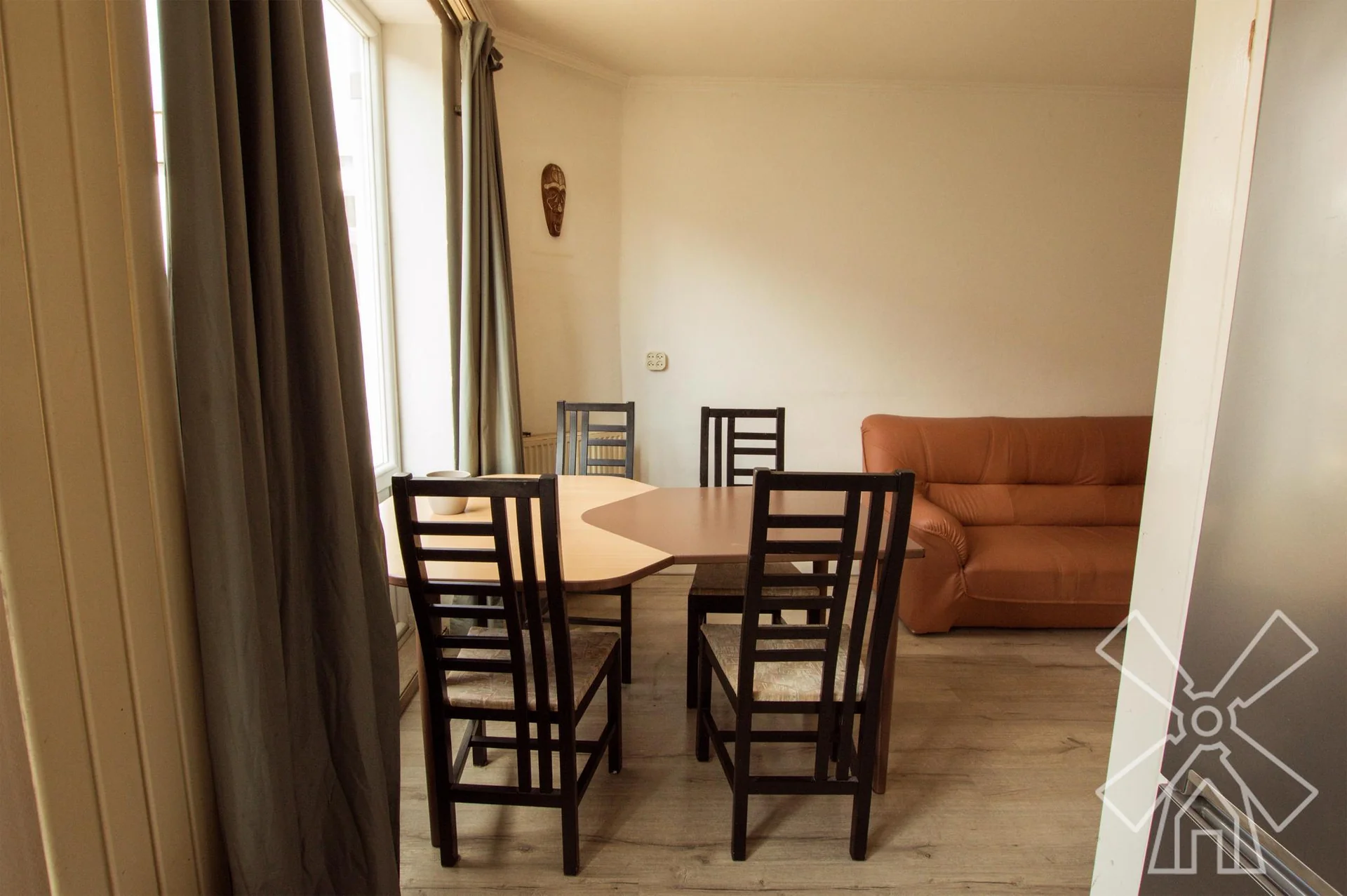 geblurde versie van de foto als achtergrond