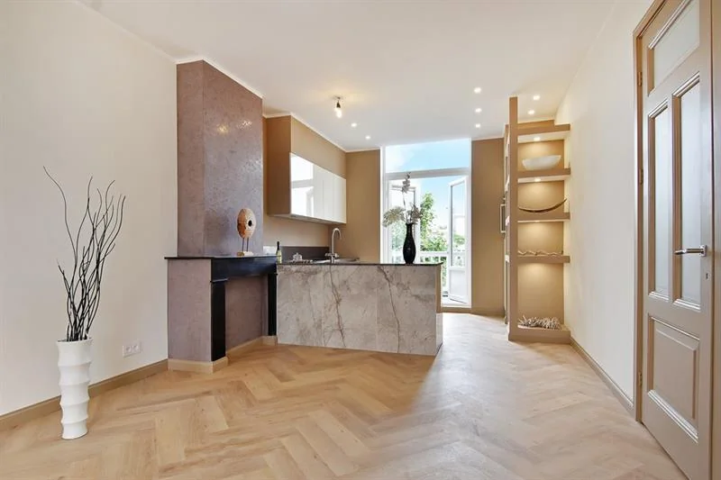 geblurde versie van de foto als achtergrond