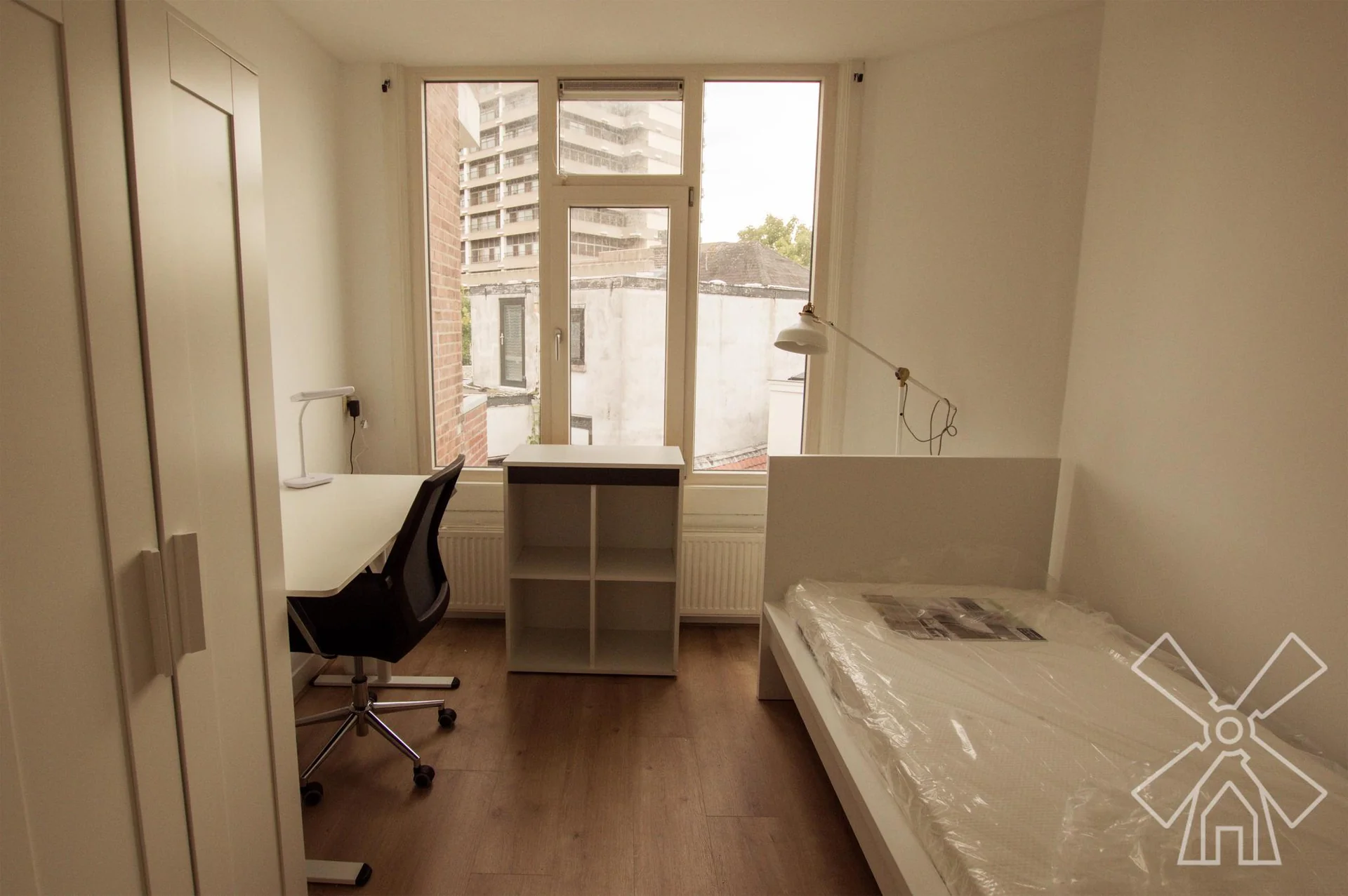 geblurde versie van de foto als achtergrond