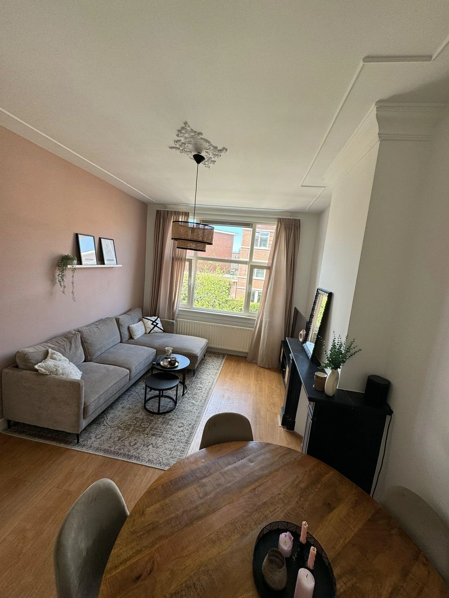 geblurde versie van de foto als achtergrond