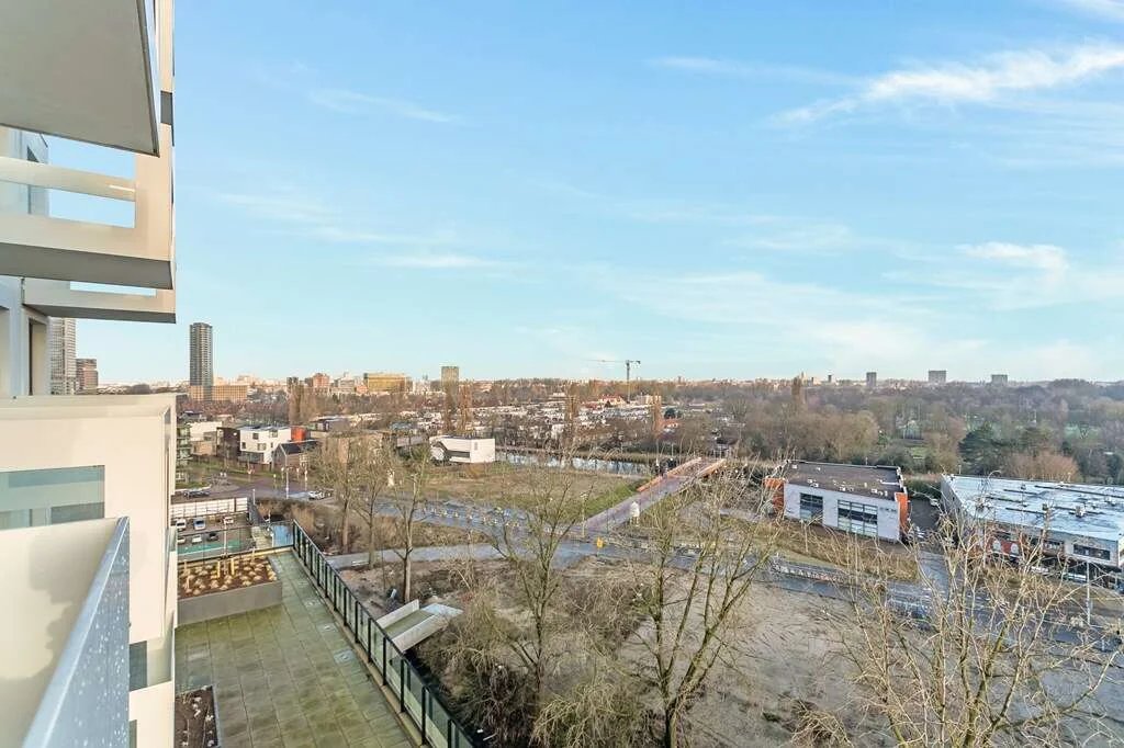 geblurde versie van de foto als achtergrond