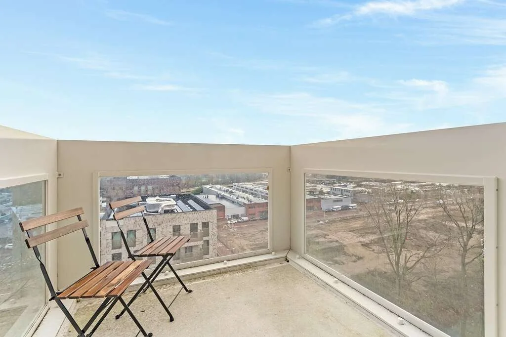 geblurde versie van de foto als achtergrond