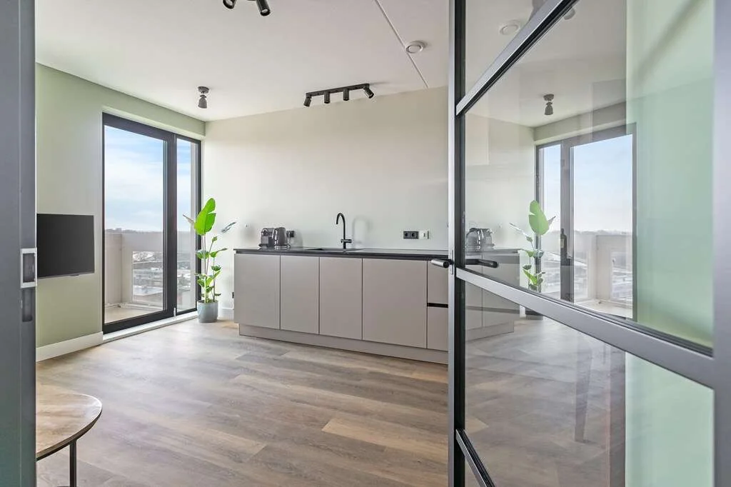 geblurde versie van de foto als achtergrond