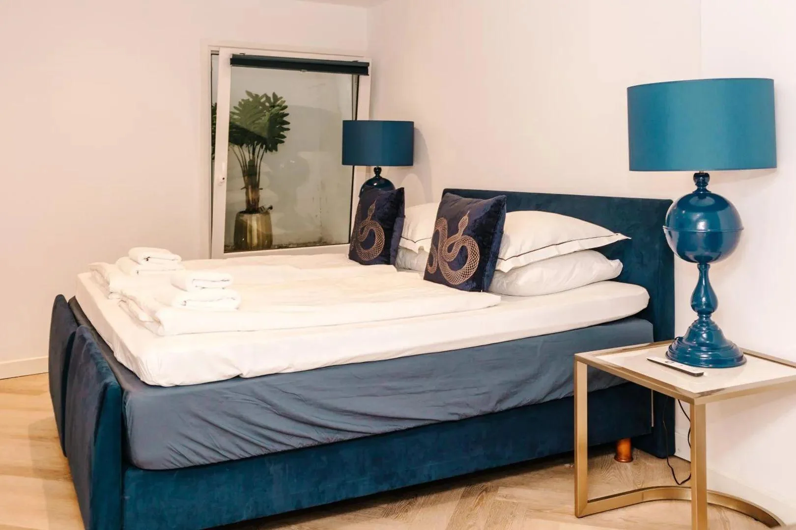 geblurde versie van de foto als achtergrond