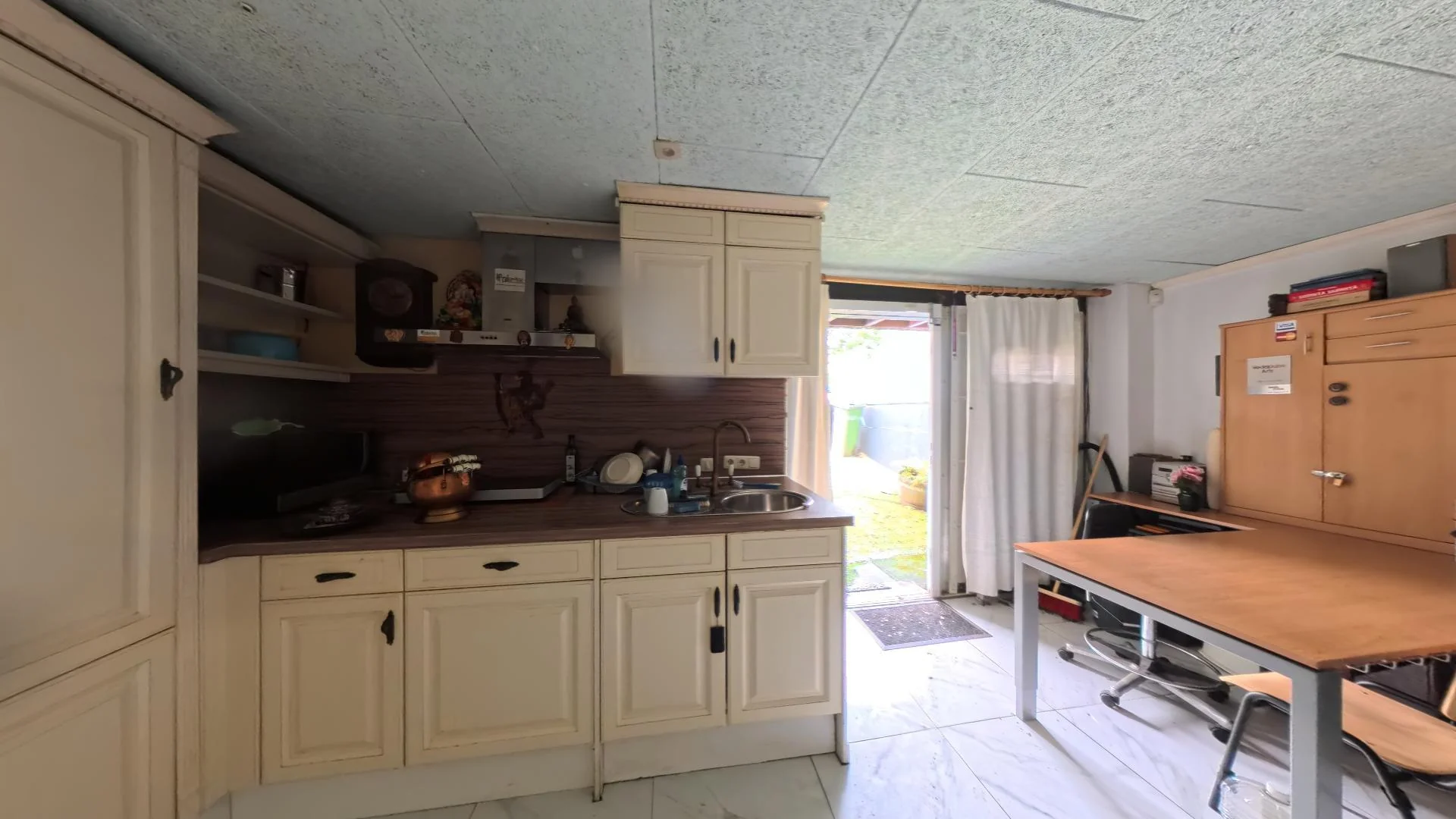 geblurde versie van de foto als achtergrond