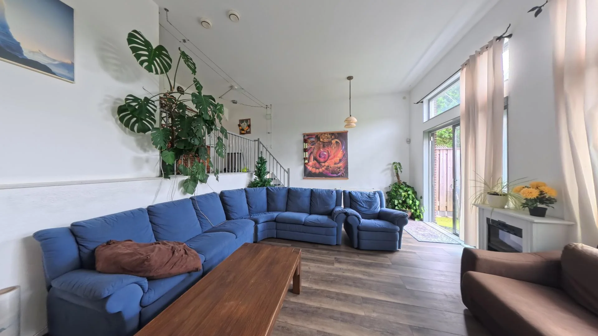 geblurde versie van de foto als achtergrond