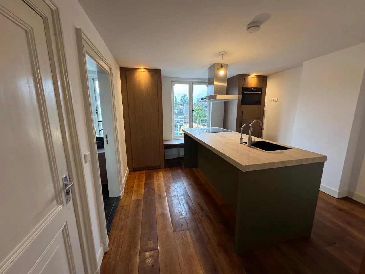 geblurde versie van de foto als achtergrond