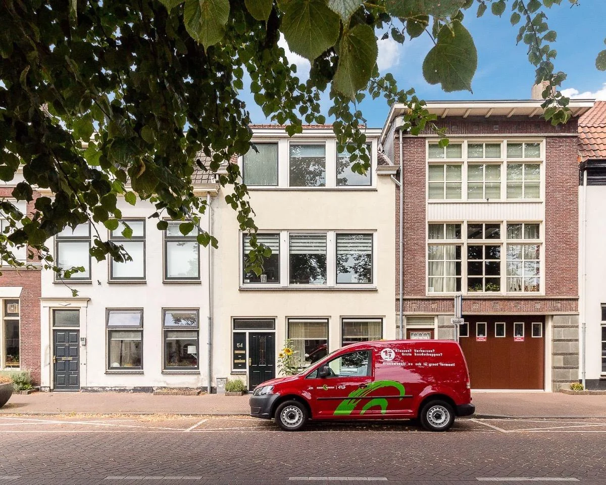 geblurde versie van de foto als achtergrond