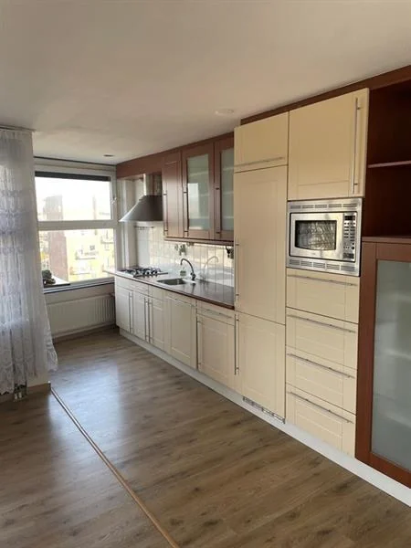 geblurde versie van de foto als achtergrond