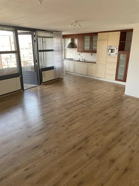 geblurde versie van de foto als achtergrond