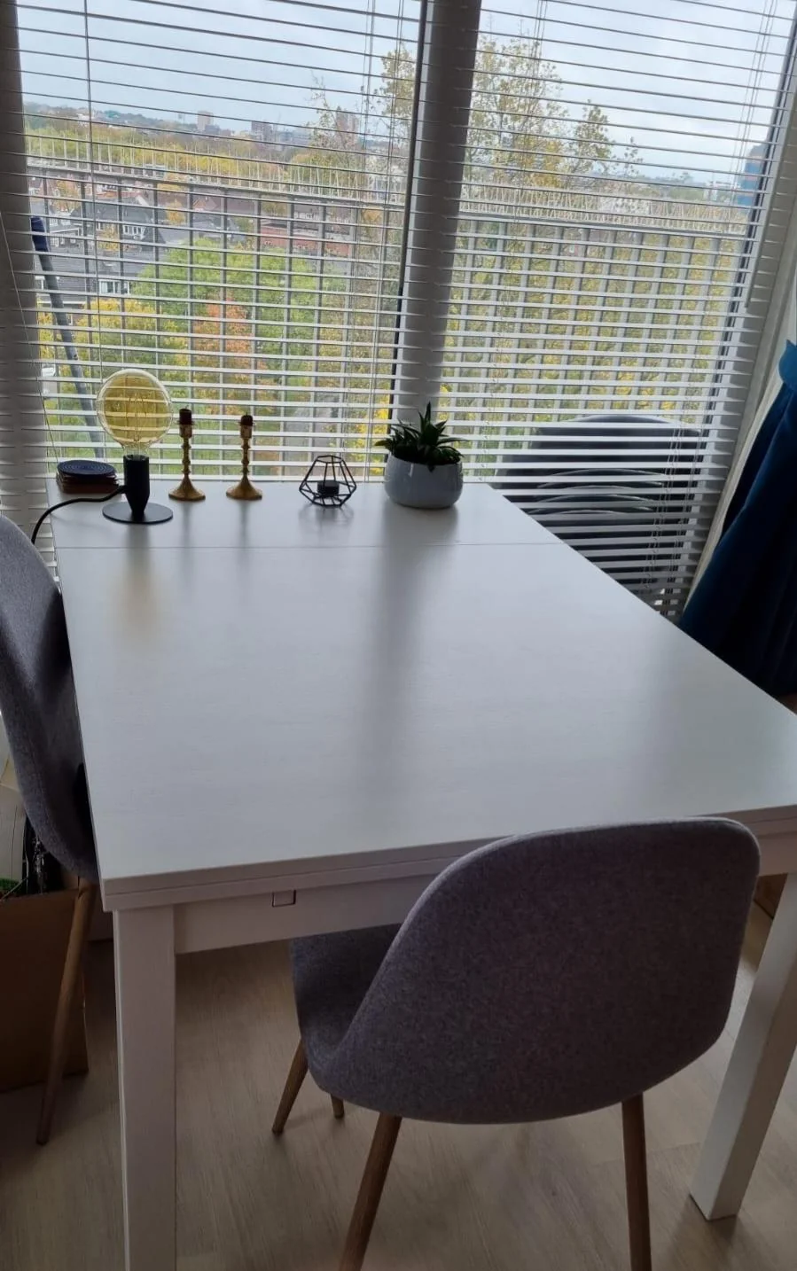 geblurde versie van de foto als achtergrond