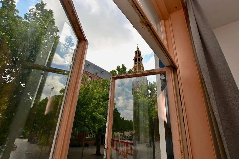 geblurde versie van de foto als achtergrond