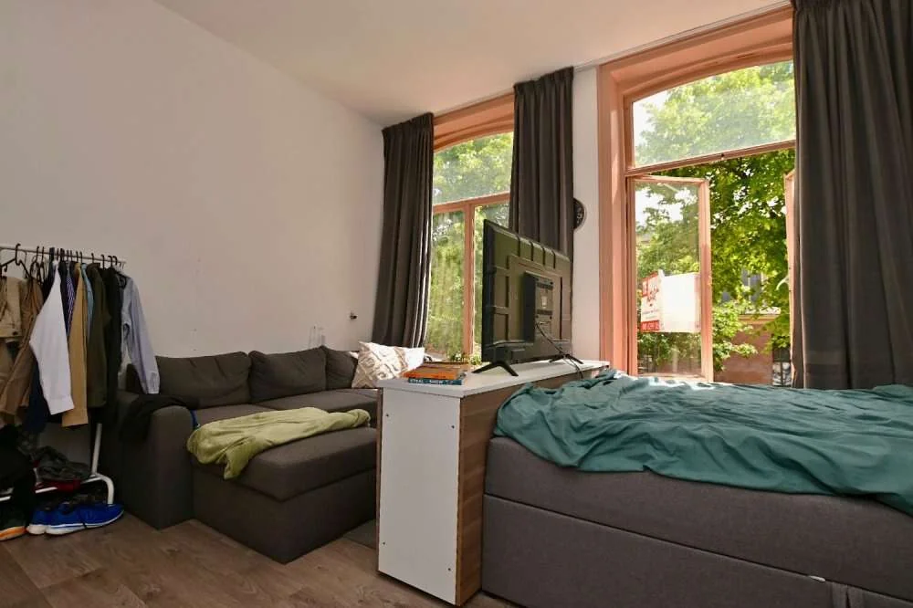 geblurde versie van de foto als achtergrond