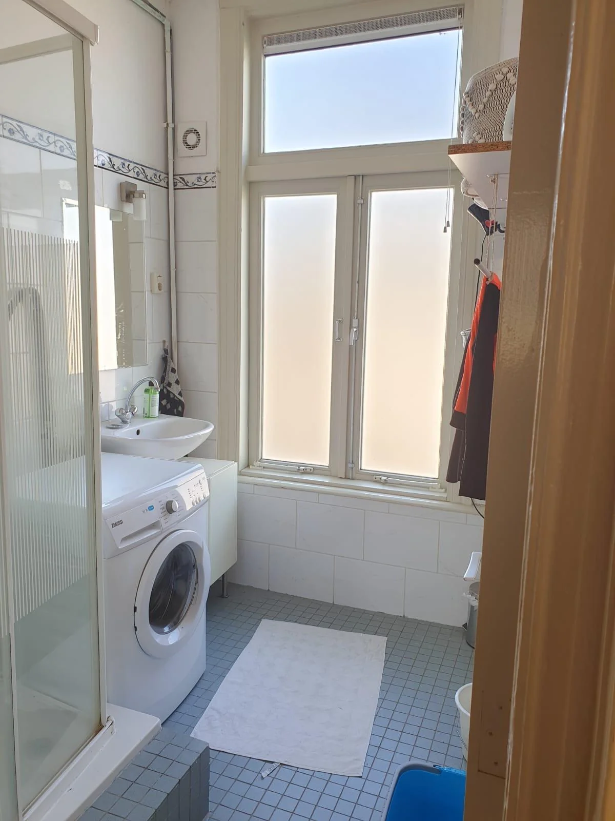 geblurde versie van de foto als achtergrond