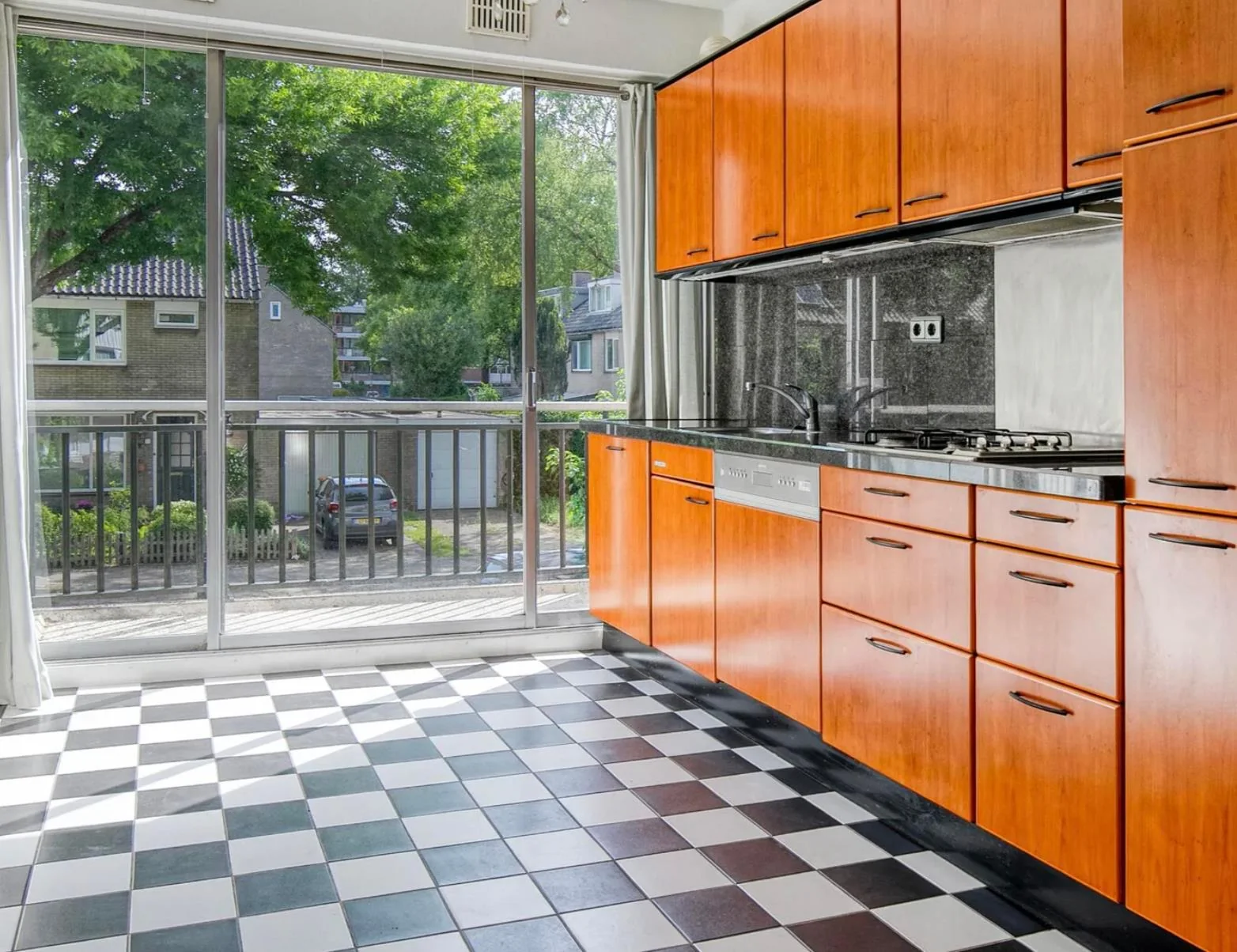 geblurde versie van de foto als achtergrond