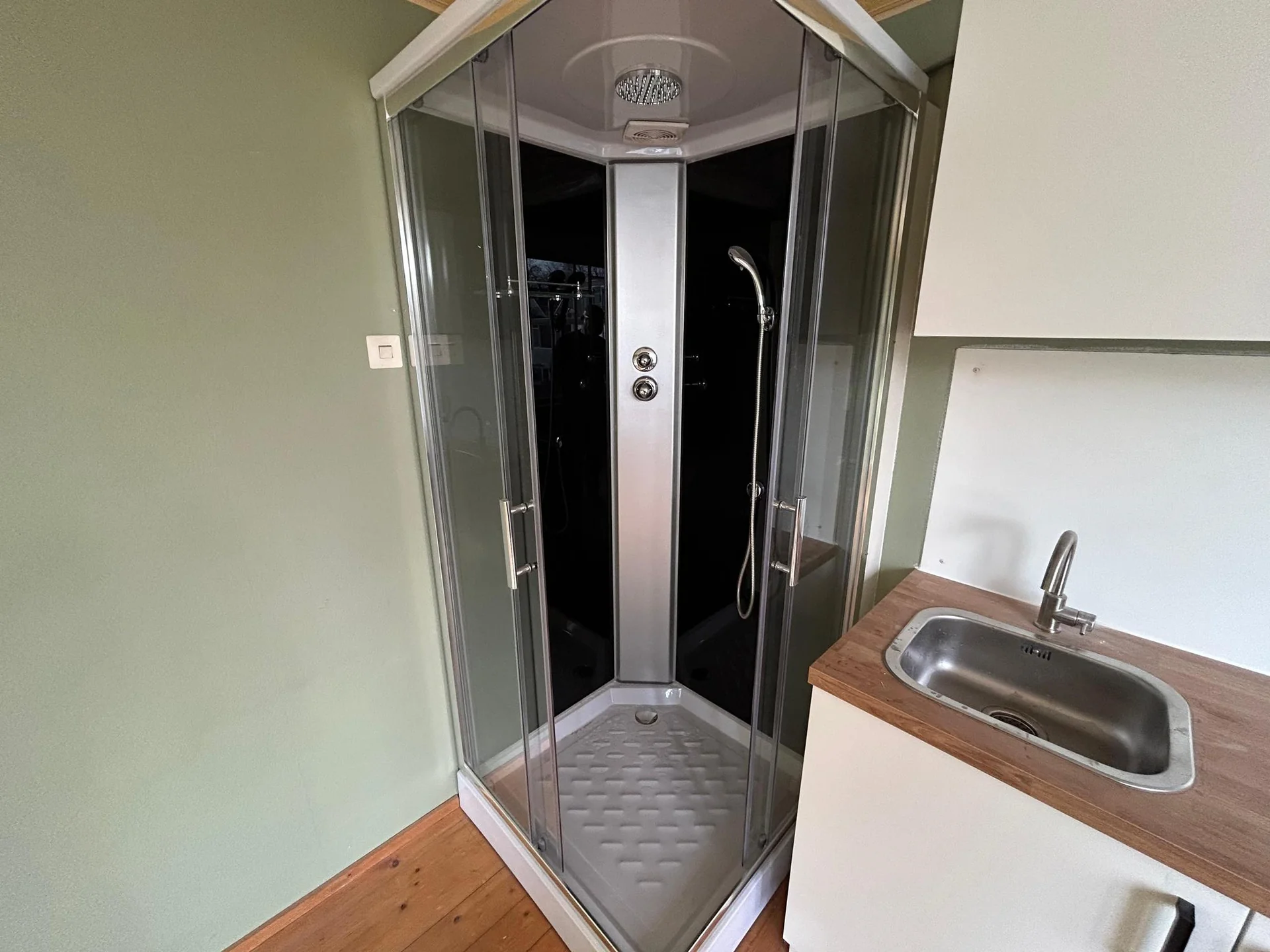 geblurde versie van de foto als achtergrond