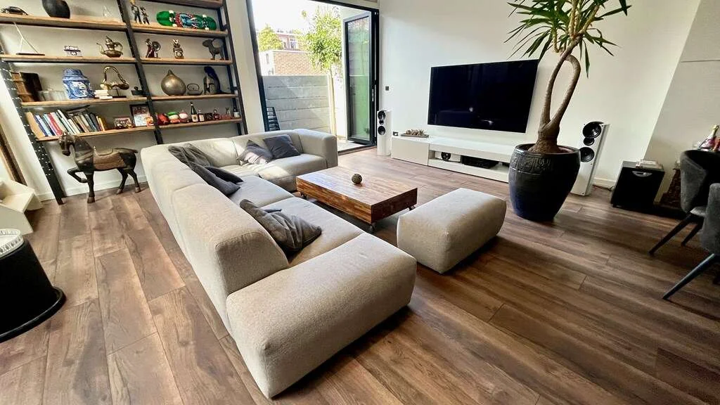 geblurde versie van de foto als achtergrond