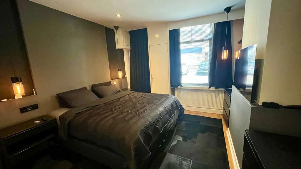 geblurde versie van de foto als achtergrond