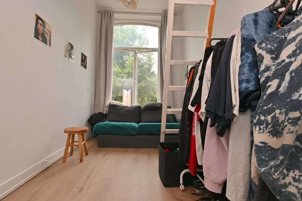 geblurde versie van de foto als achtergrond