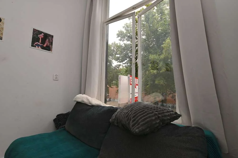 geblurde versie van de foto als achtergrond